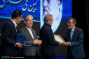 دکتر علی منتظری نشان علمی علامه طباطبایی را دریافت کرد